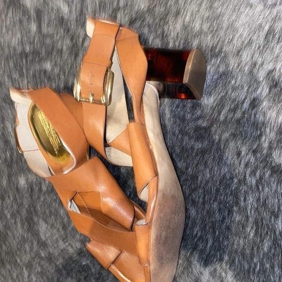 Michael Kors Tan strapy buckle low block heel sandals Sz 9.5 - Picture 4 of 16